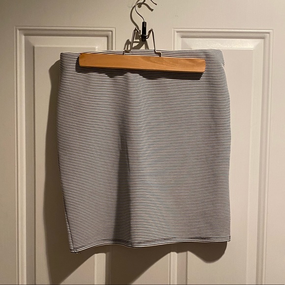 Forever 21 Striped Mini Skirt - Picture 3 of 5